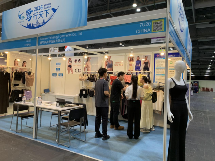 XIAMEN YISHANGYI GARMENTS CO., LTD Shines at Global Sources Fashion Fair in Hong Kong with Cutting-edge 2026 Collection-2