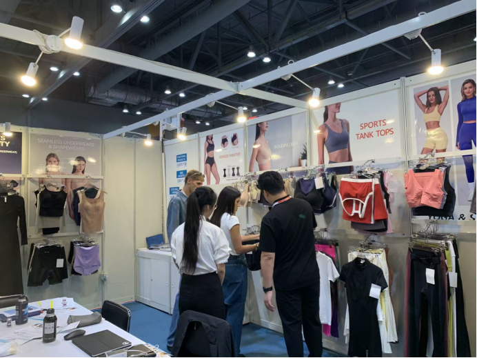 XIAMEN YISHANGYI GARMENTS CO., LTD Shines at Global Sources Fashion Fair in Hong Kong with Cutting-edge 2026 Collection